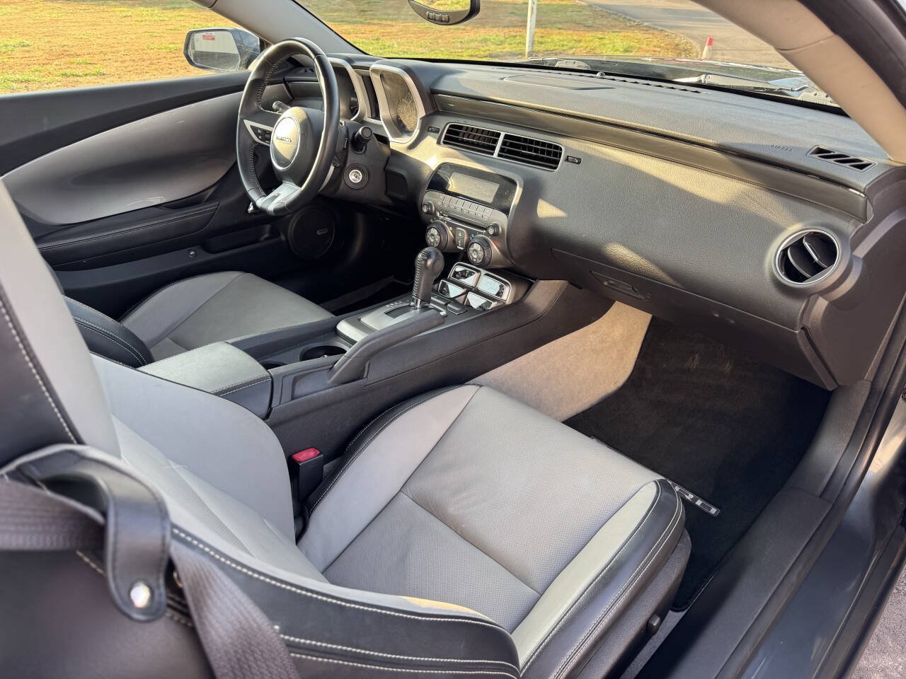 Used 2010 Chevrolet Camaro LT RWD image 16