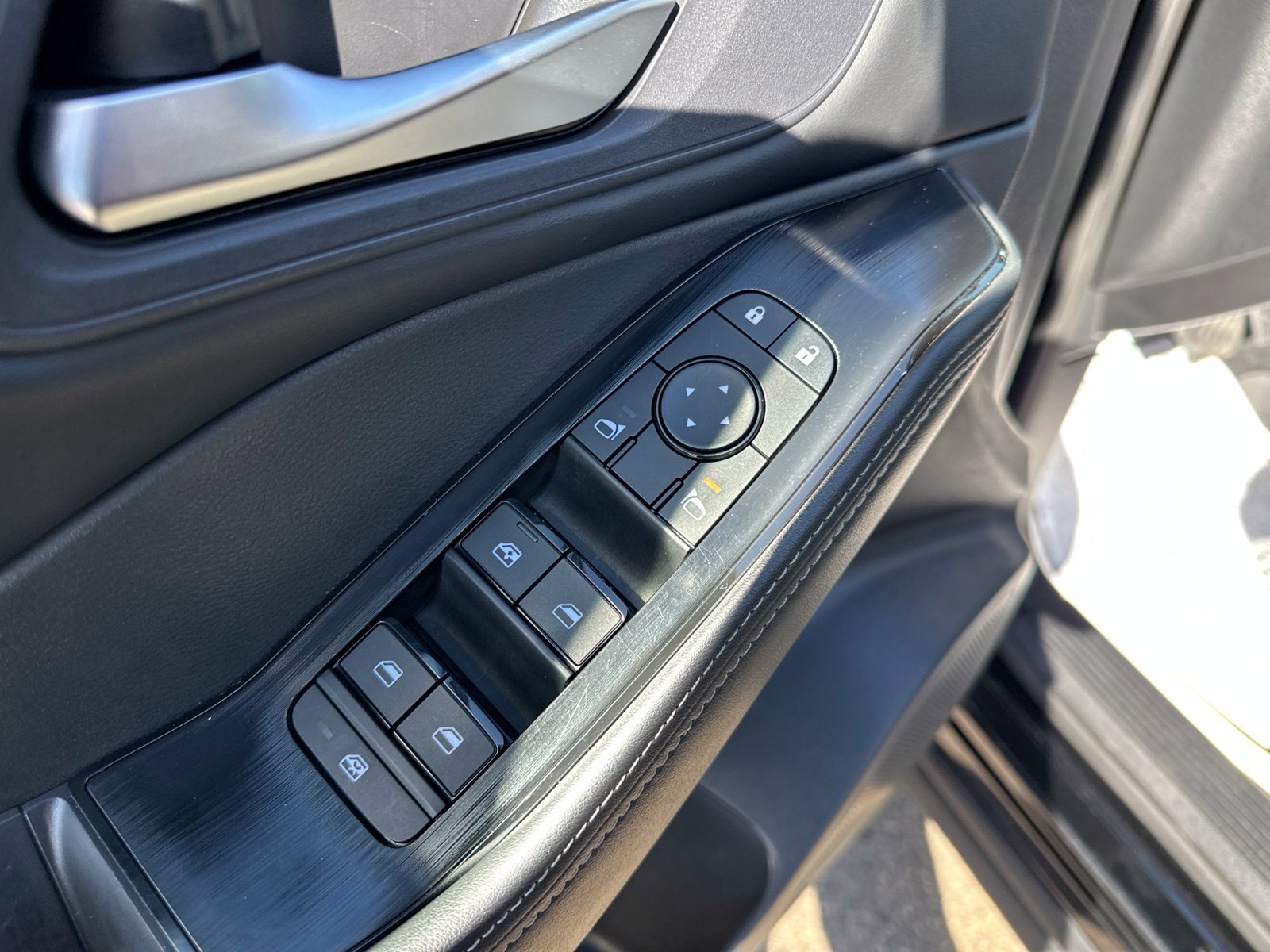 Used 2026 Nissan Rogue SV AWD/4WD image 15