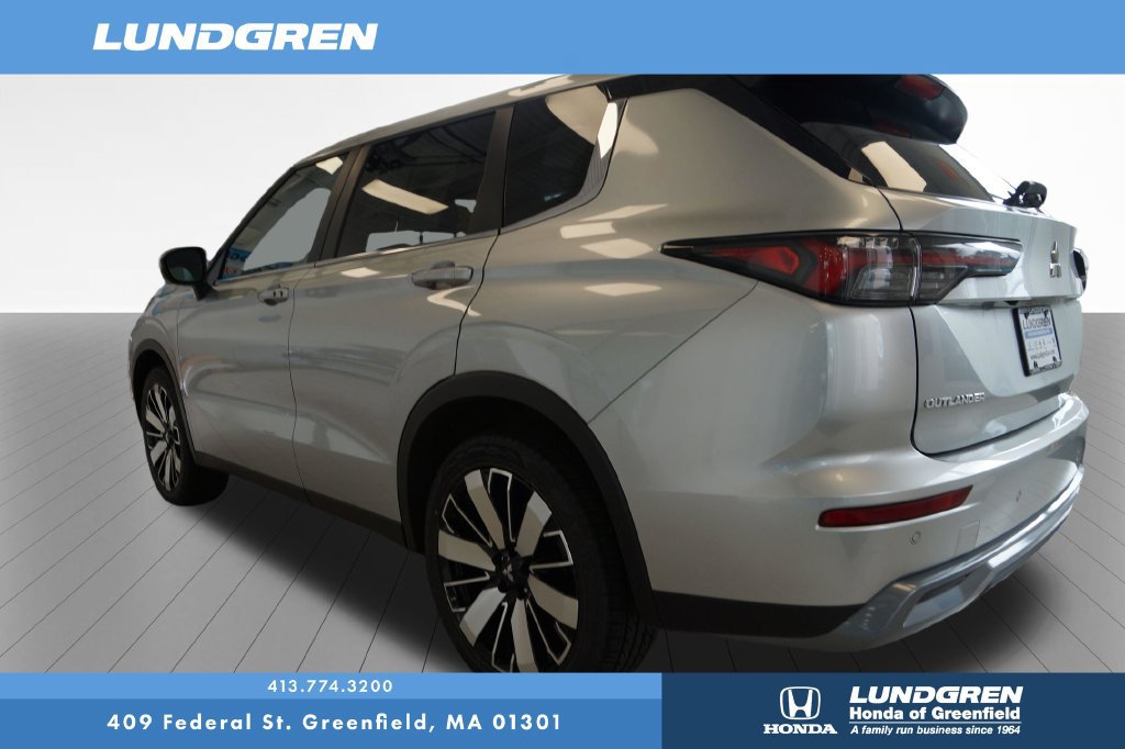 Used 2025 Mitsubishi Outlander AWD image 8