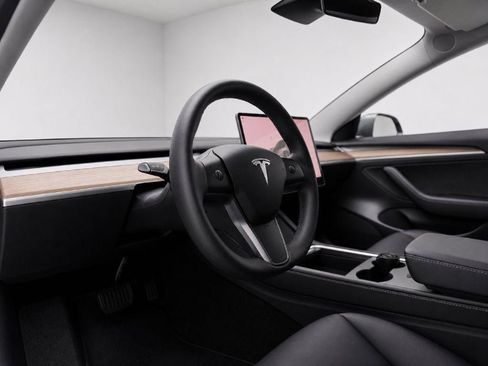 Used 2023 Tesla Model 3 Standard Range RWD image 38