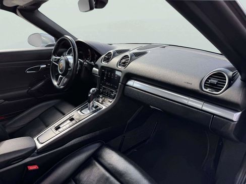 Used 2018 Porsche 718 Boxster RWD image 39