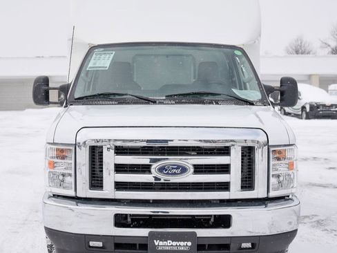 Used 2024 Ford E-450 and Econoline 450 Super Duty w/ Power Windows & Locks Group image 2