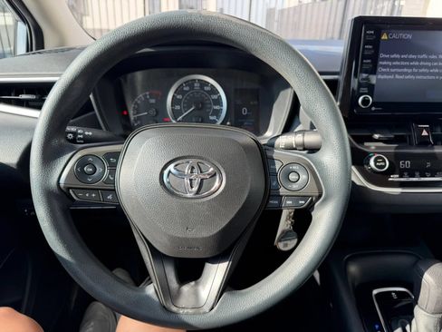 Used 2022 Toyota Corolla LE FWD image 27