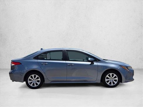 Used 2023 Toyota Corolla LE FWD image 4