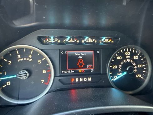 Used 2018 Ford F150 XLT w/ Equipment Group 302A Luxury AWD/4WD image 19