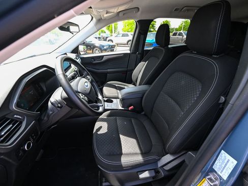 Used 2025 Ford Escape Active w/ Cold Weather Package AWD/4WD image 19