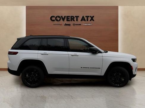 New 2025 Jeep Grand Cherokee Limited image 6