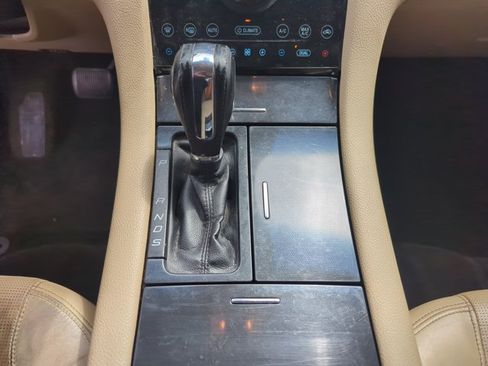 Used 2017 Ford Taurus Limited w/ Driver Assist Package FWD image 15