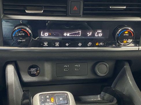 Used 2024 Nissan Rogue SV AWD/4WD image 29