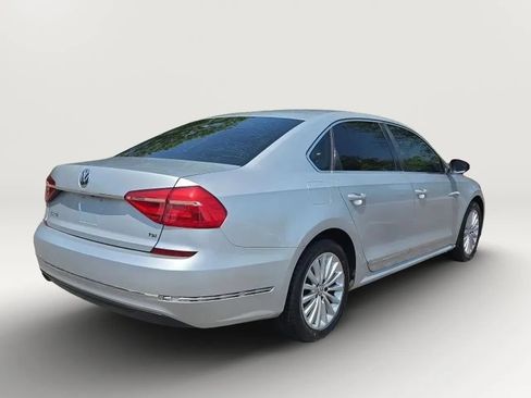 Used 2016 Volkswagen Passat 1.8T SE FWD image 7