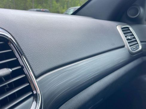 Used 2021 Jeep Grand Cherokee Laredo X image 20