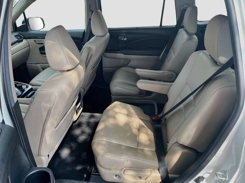 Used 2022 Honda Pilot Touring image 25