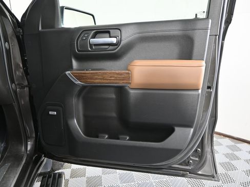 Used 2021 Chevrolet Silverado 1500 High Country w/ Technology Package image 14