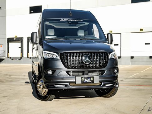 Used 2023 Mercedes-Benz Sprinter 3500 image 18
