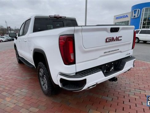 Used 2024 GMC Sierra 1500 AT4 w/ Technology Package image 8
