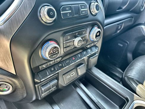 Used 2021 GMC Sierra 2500 Denali w/ Denali Ultimate Package image 27