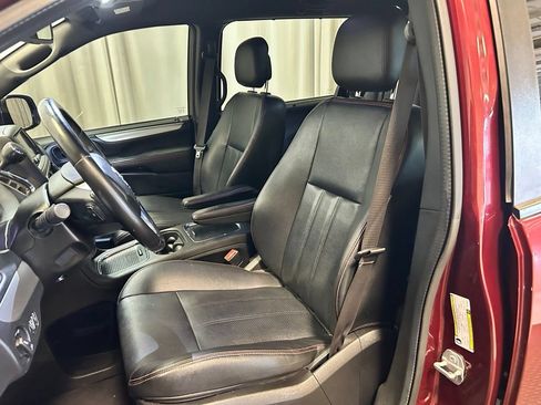 Used 2019 Dodge Grand Caravan GT FWD image 5