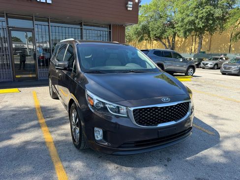Used 2015 Kia Sedona SX FWD image 3