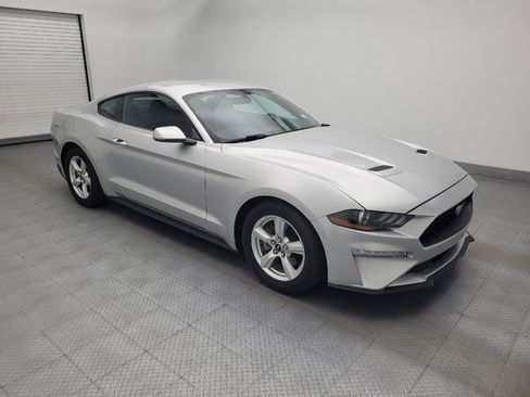 Used 2018 Ford Mustang Coupe RWD image 11