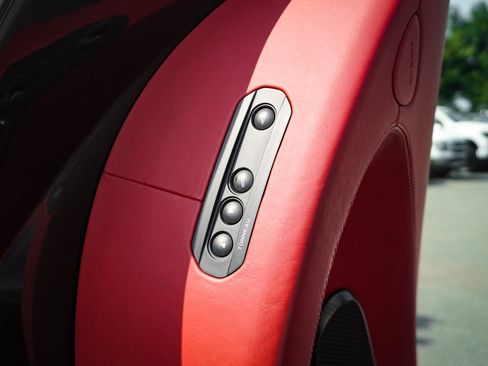 Used 2018 McLaren 570S Spider RWD image 15