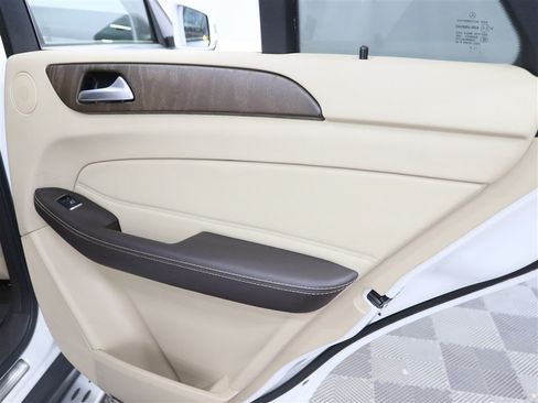 Used 2019 Mercedes-Benz GLE 400 4MATIC image 21