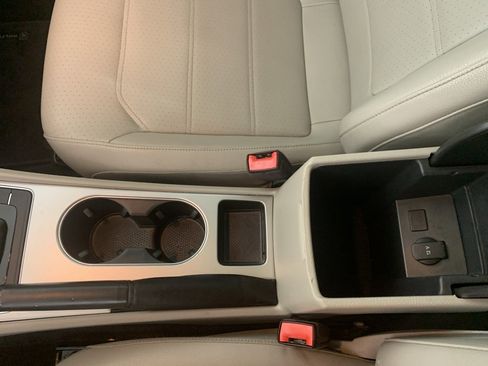 Used 2019 Volkswagen Passat 2.0T Wolfsburg w/ Wheels & Sunroof Package image 28