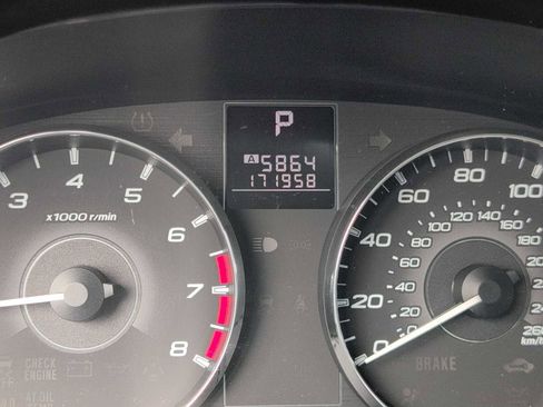 Used 2012 Subaru Outback 3.6R Limited image 32