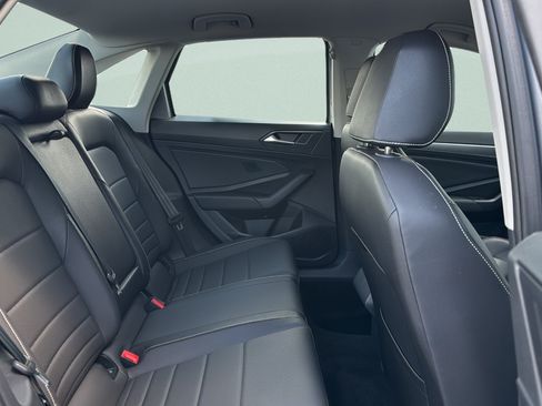 Used 2024 Volkswagen Jetta SE FWD image 28
