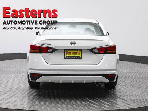 Used 2025 Nissan Altima 2.5 SV image 6