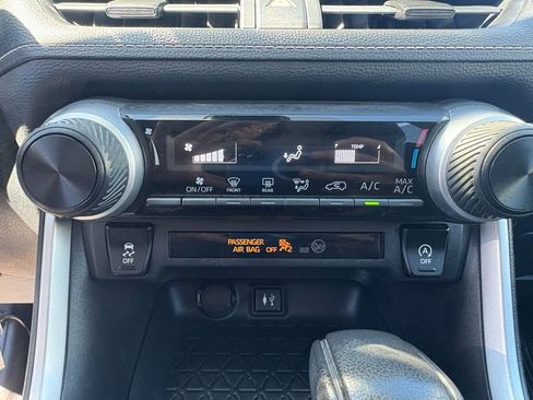 Used 2019 Toyota RAV4 LE w/ All Weather Liner Package image 18