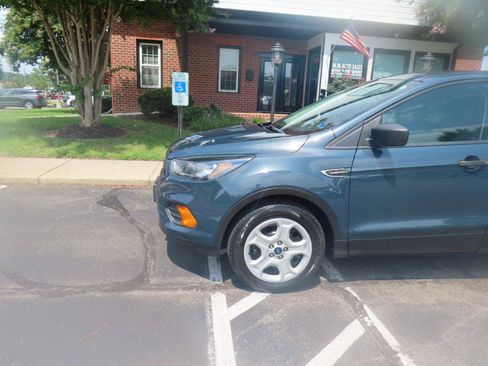 Used 2019 Ford Escape S FWD image 2