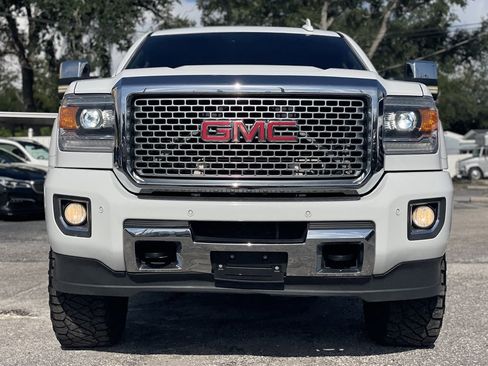 Used 2016 GMC Sierra 2500 Denali w/ Duramax Plus Package AWD/4WD image 17
