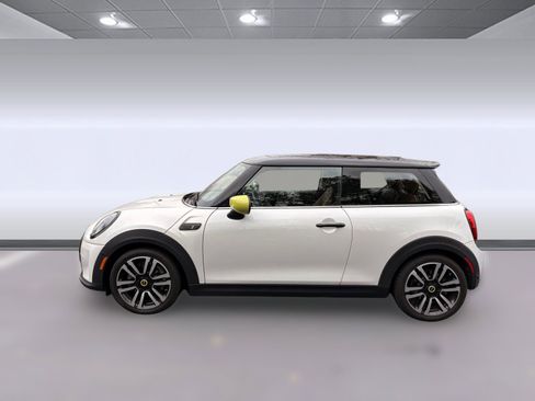Certified 2024 MINI Cooper SE image 2