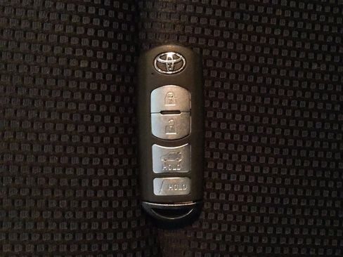 Used 2017 Toyota Yaris iA image 32