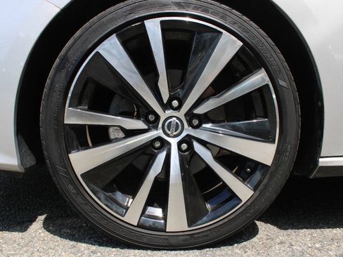 Used 2020 Nissan Altima 2.5 SR FWD image 18