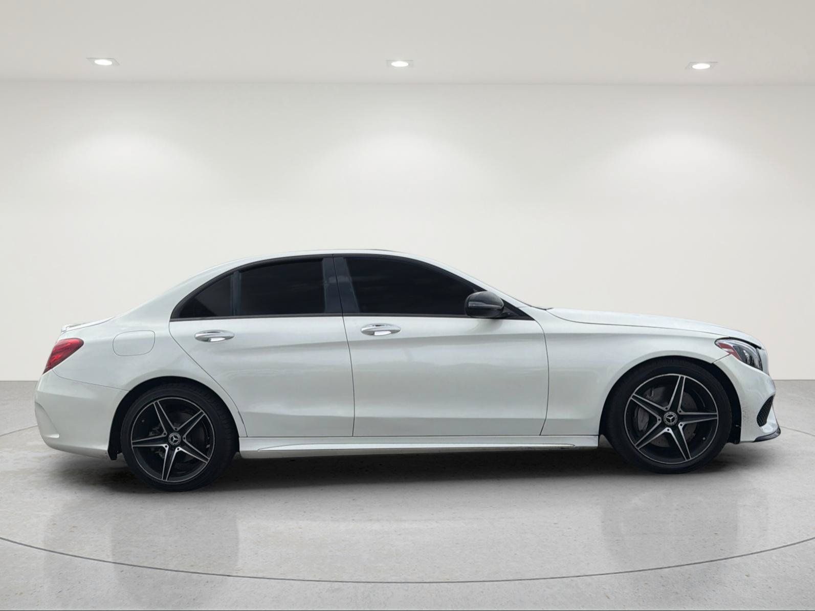 Used 2018 Mercedes-Benz C 300 4MATIC Sedan image 5