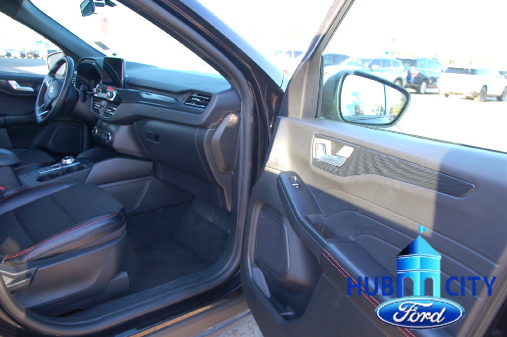 Used 2025 Ford Escape ST-Line FWD image 16