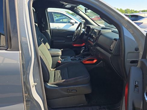 Used 2025 Nissan Frontier PRO-4X w/ Pro Convenience Package AWD/4WD image 6