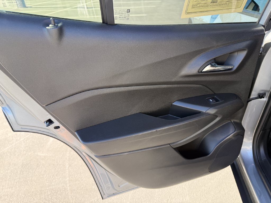 Used 2025 Chevrolet Trax LS FWD image 12