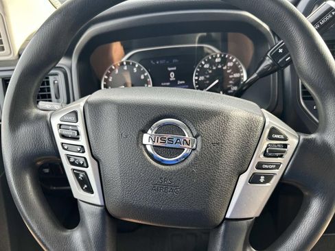 Used 2022 Nissan Titan SV RWD image 29