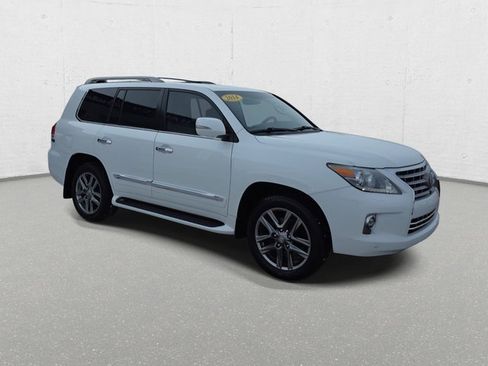 Used 2014 Lexus LX 570 4WD image 3