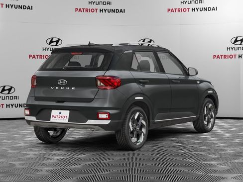 New 2026 Hyundai Venue SEL FWD image 2