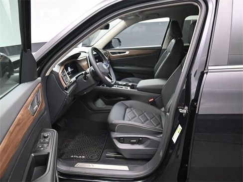 New 2026 Volkswagen Atlas SE image 9