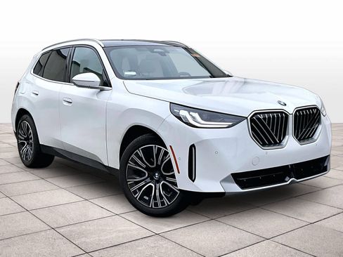 Used 2025 BMW X3 xDrive30i w/ Convenience Package image 2