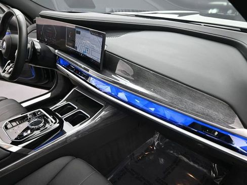 Used 2024 BMW 760i xDrive image 24