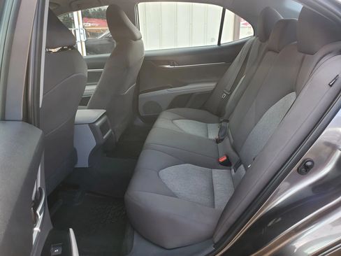 Used 2019 Toyota Camry LE FWD image 29