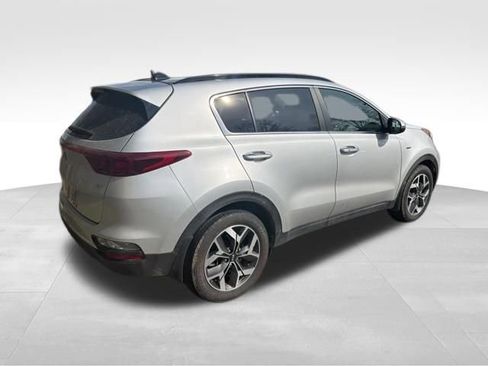 Used 2022 Kia Sportage EX w/ EX Technology Package image 4