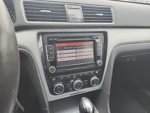 Used 2012 Volkswagen Passat 2.5 SE image 11