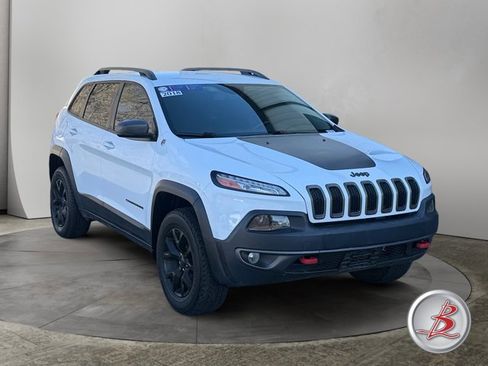 Used 2018 Jeep Cherokee Trailhawk w/ Comfort/Convenience Group image 1