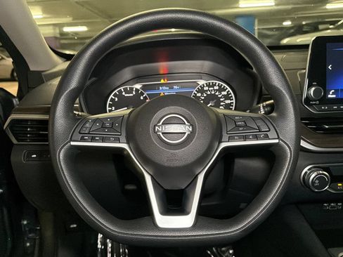 Used 2024 Nissan Altima 2.5 SV AWD/4WD image 21